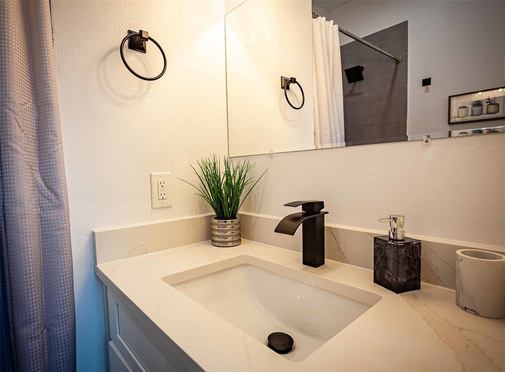 1613 Hickory Street - Photo 23