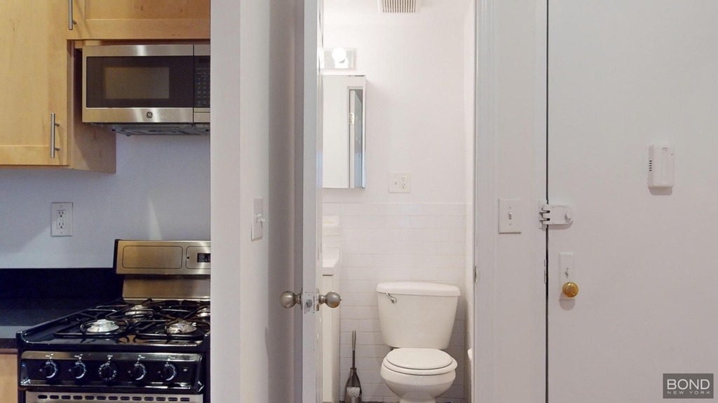 239 East 24th Street - Photo 2