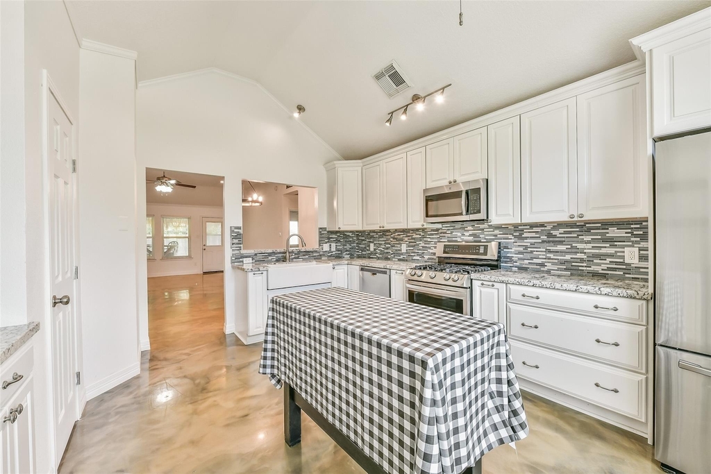 515 Valley Drive - Photo 9