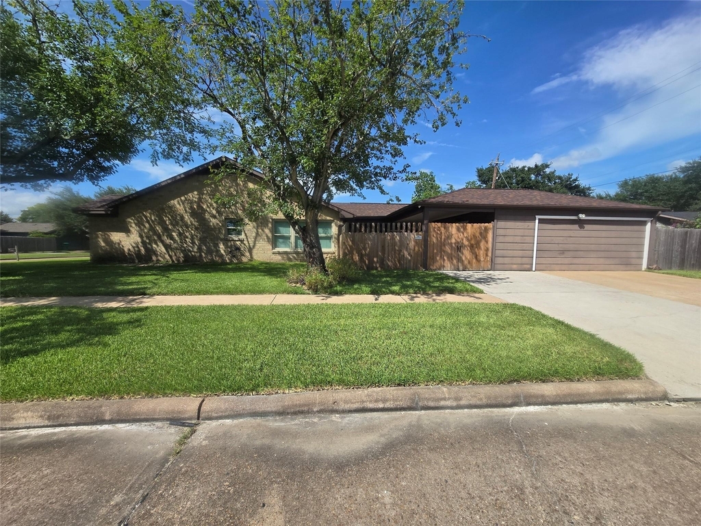 9802 Sagepike Drive - Photo 1