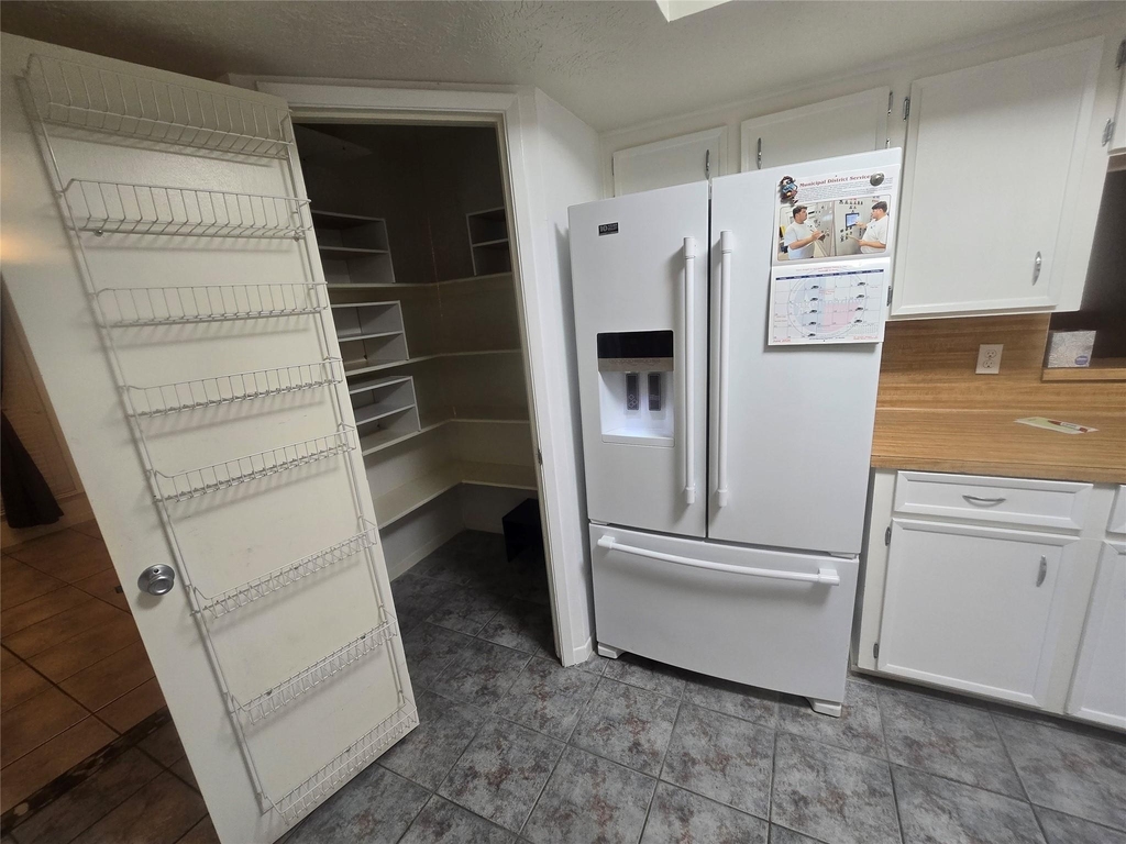 9802 Sagepike Drive - Photo 14