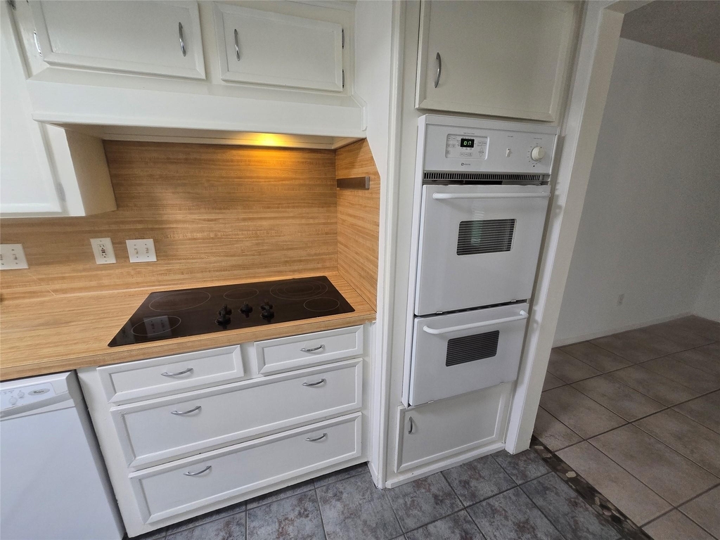 9802 Sagepike Drive - Photo 12