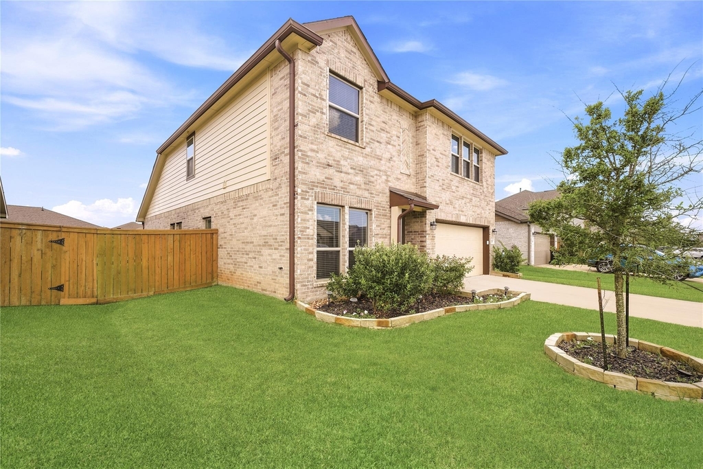 32311 Melbrooke Drive - Photo 2