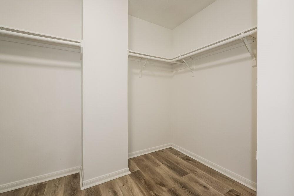 18450 Hollow Oaks Circle - Photo 10