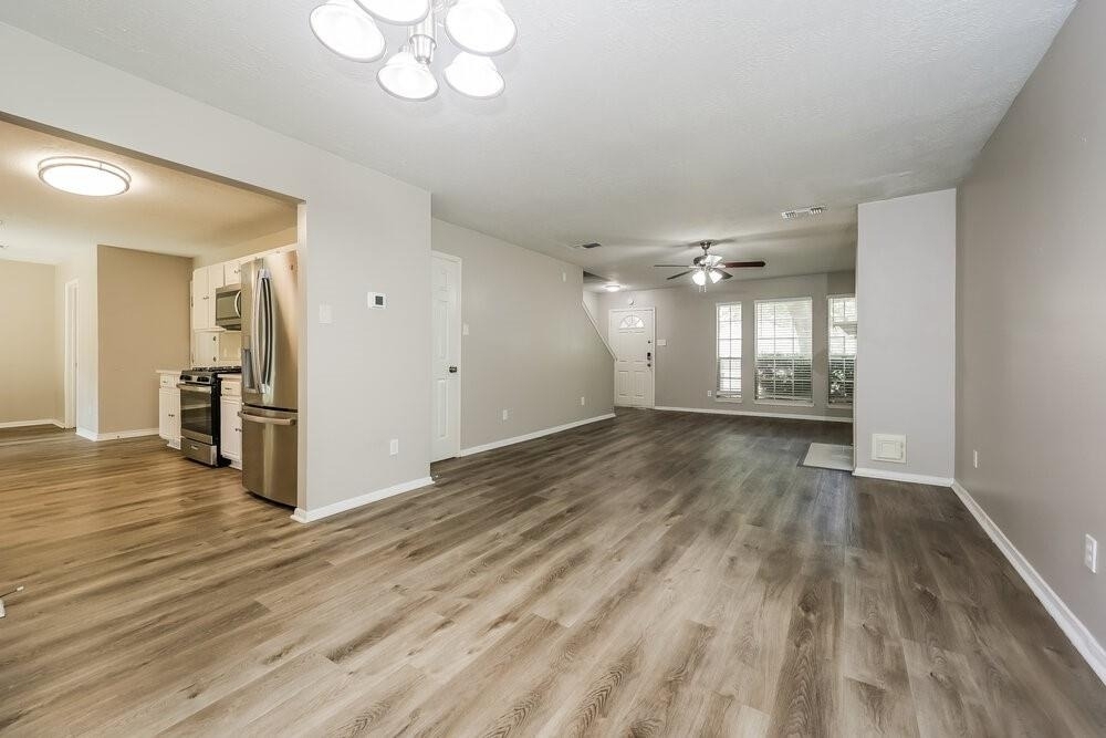 18450 Hollow Oaks Circle - Photo 2