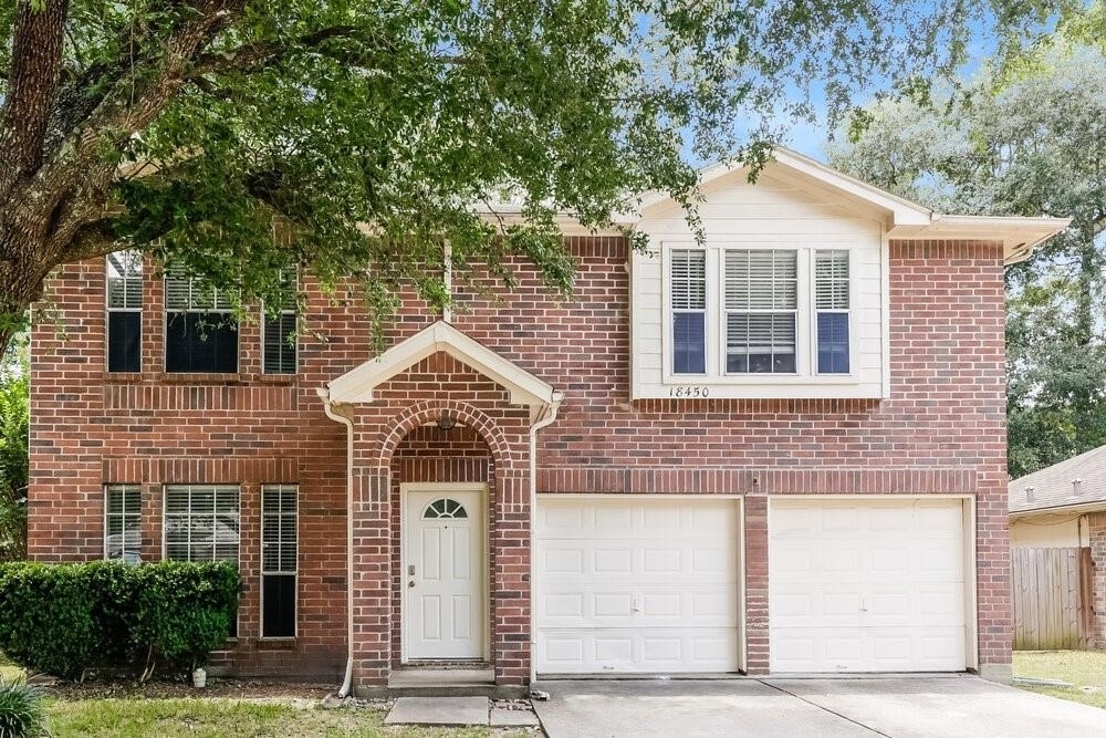 18450 Hollow Oaks Circle - Photo 0