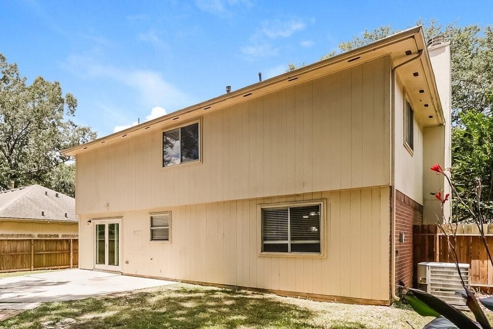 18450 Hollow Oaks Circle - Photo 14