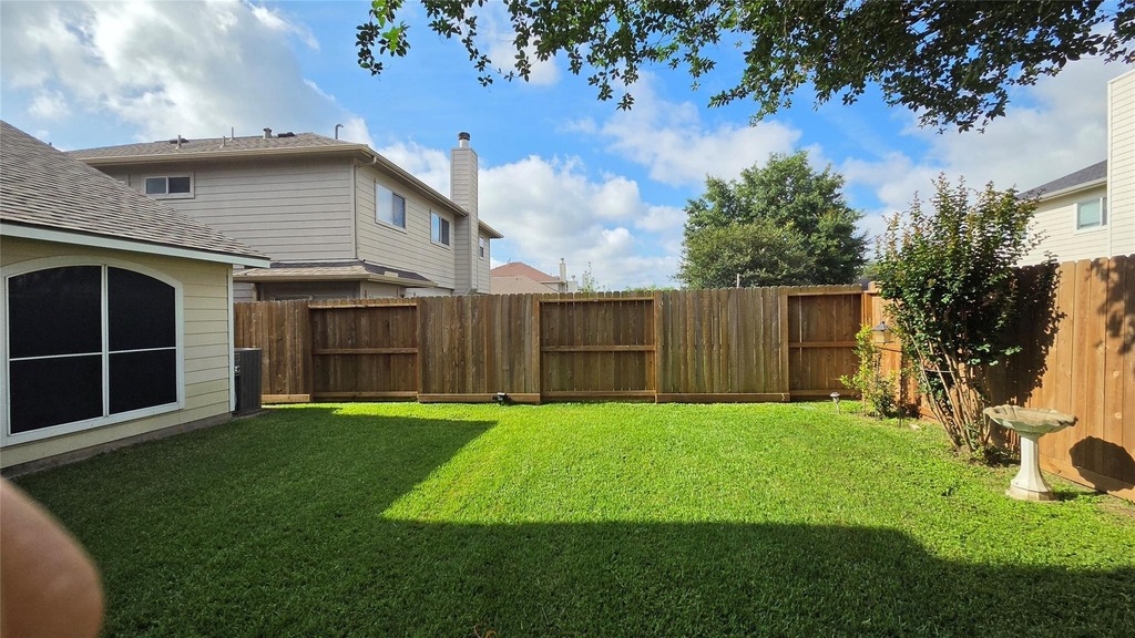 11047 Knobbley Oak Court - Photo 5