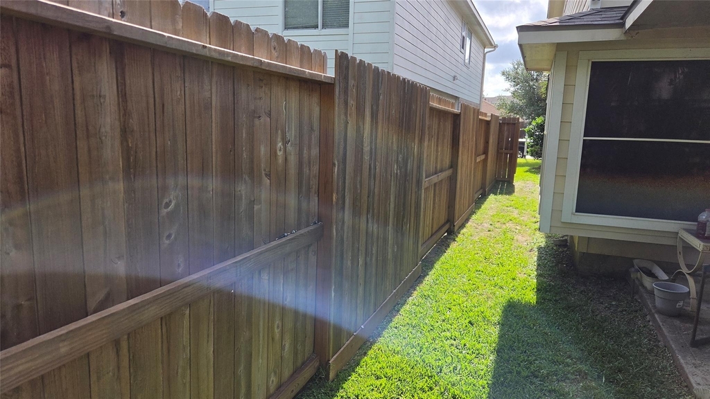 11047 Knobbley Oak Court - Photo 9