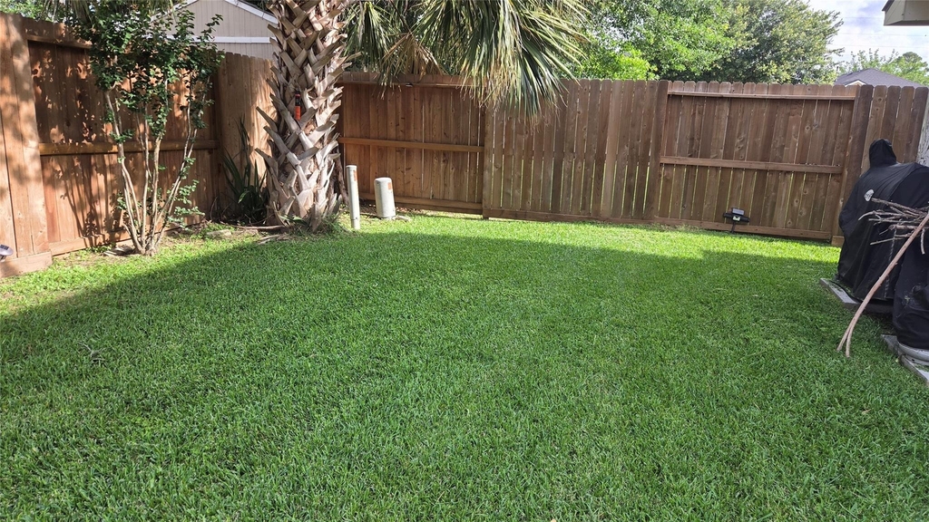 11047 Knobbley Oak Court - Photo 4