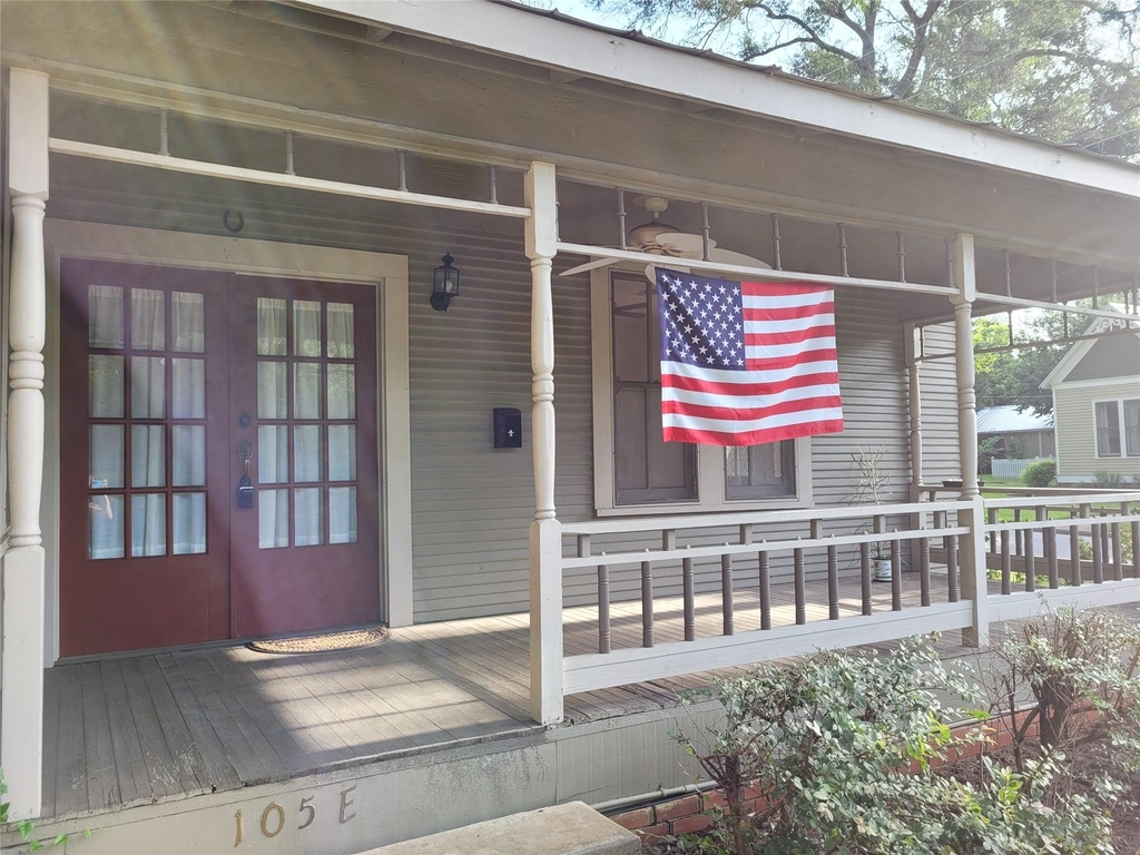 105 E Germania Street - Photo 2