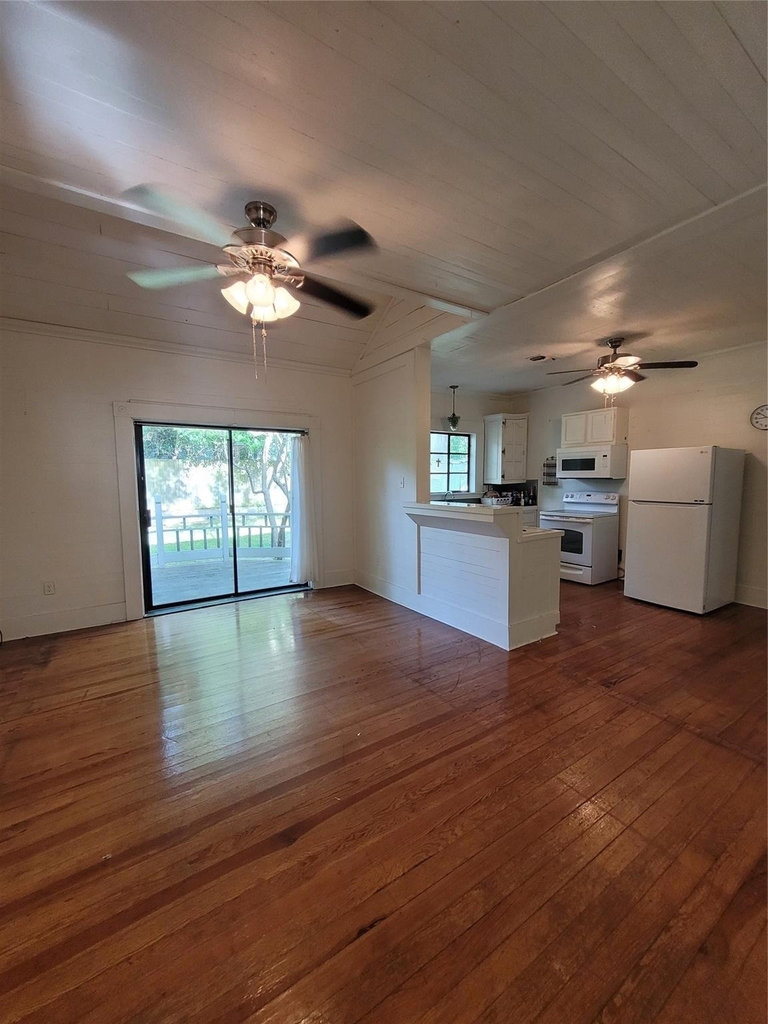 105 E Germania Street - Photo 3