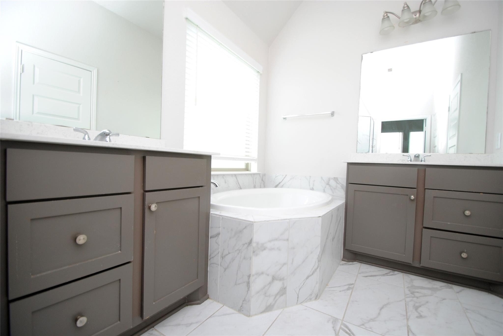 24978 Tidmor Lane - Photo 11
