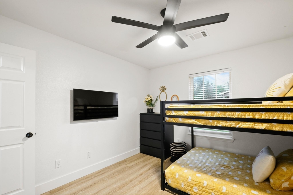 1504 W 43rd Street - Photo 16