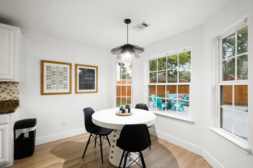 1504 W 43rd Street - Photo 5