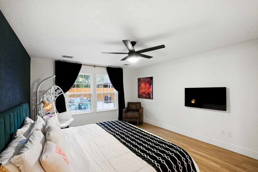 1504 W 43rd Street - Photo 12