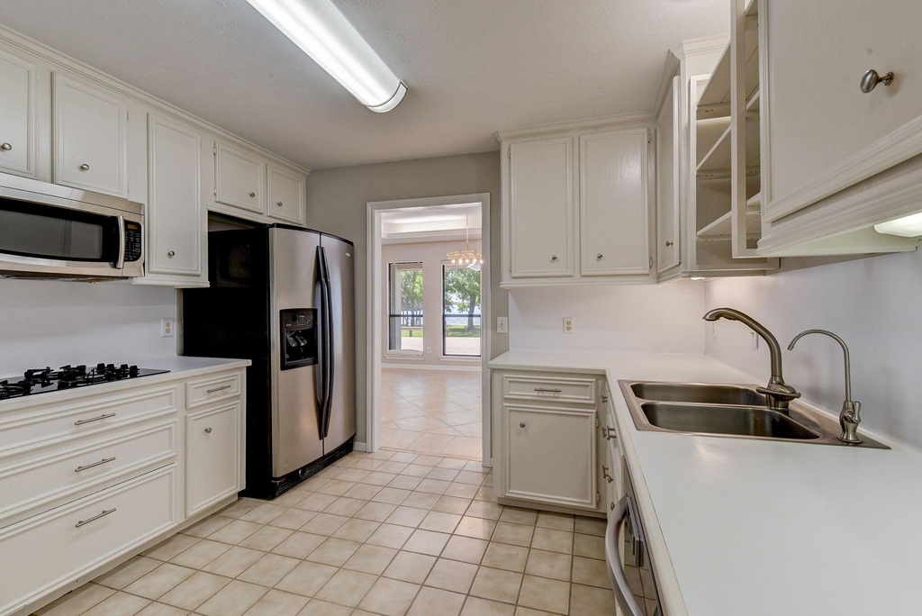 10045 Valley Drive S - Photo 16