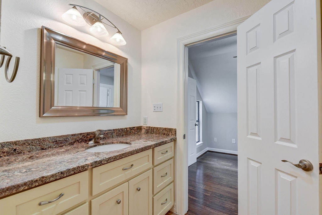 10045 Valley Drive S - Photo 41