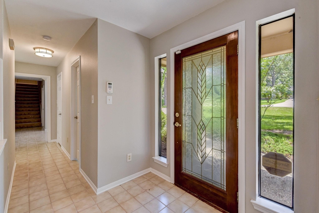 10045 Valley Drive S - Photo 6