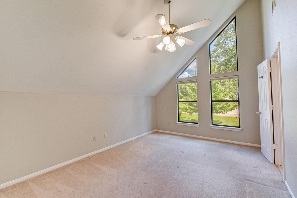 10045 Valley Drive S - Photo 28