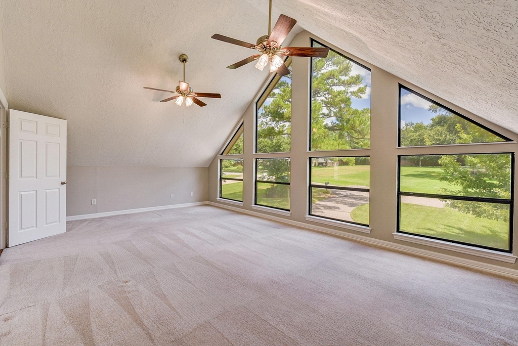 10045 Valley Drive S - Photo 40