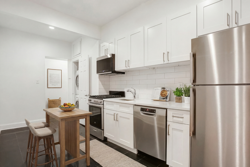 154 East 7th Street - Photo 3