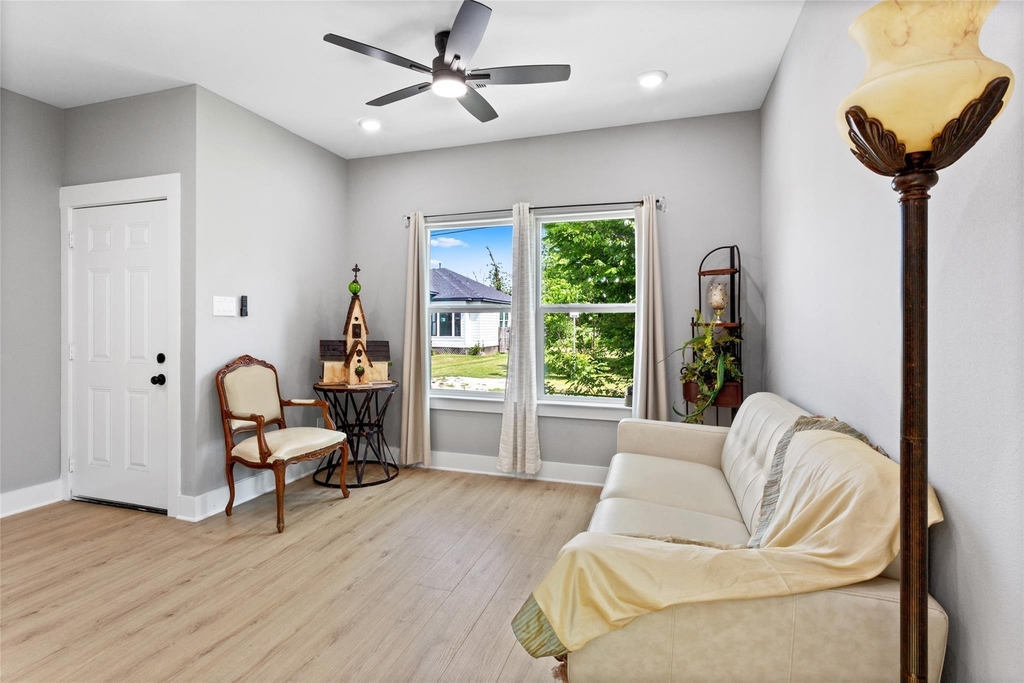3220 Josephine Street - Photo 5