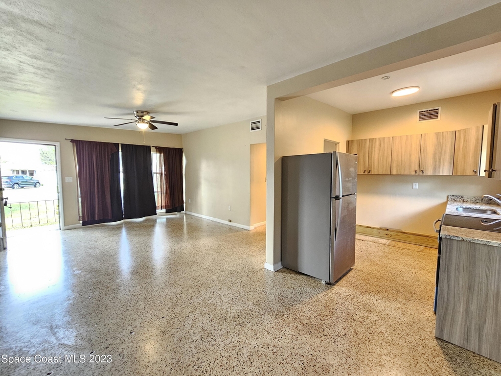 422 Prospect Avenue - Photo 2