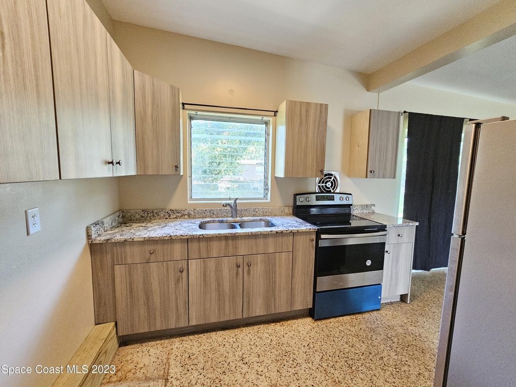 422 Prospect Avenue - Photo 4