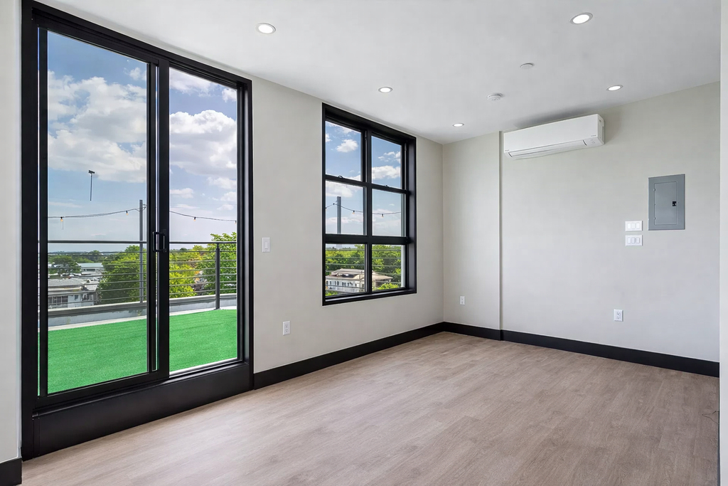 1667 Brooklyn Avenue - Photo 4