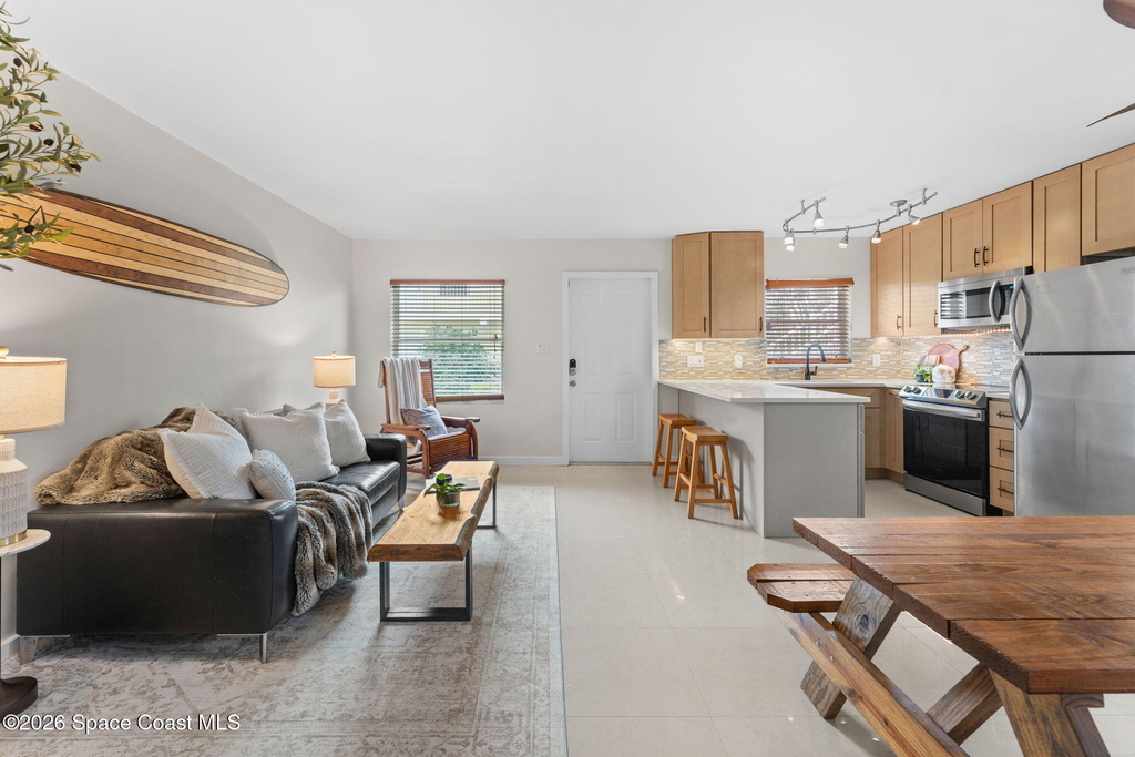 130 Roosevelt Avenue - Photo 2