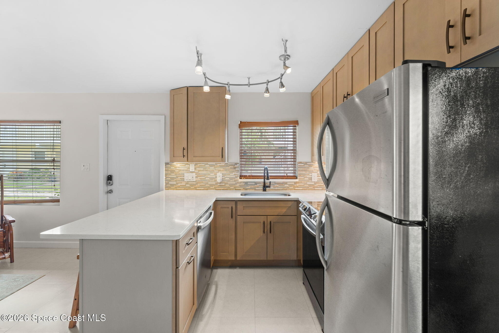 130 Roosevelt Avenue - Photo 10