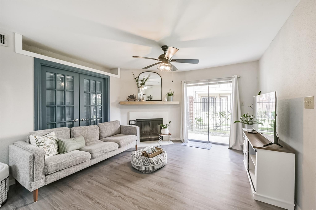 2121 Hepburn Street - Photo 4