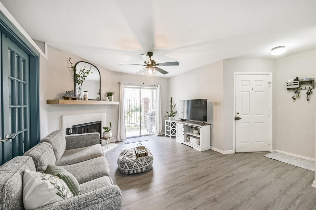 2121 Hepburn Street - Photo 7