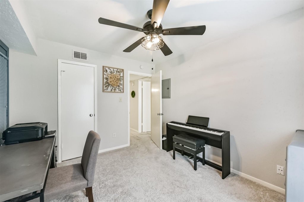 2121 Hepburn Street - Photo 23