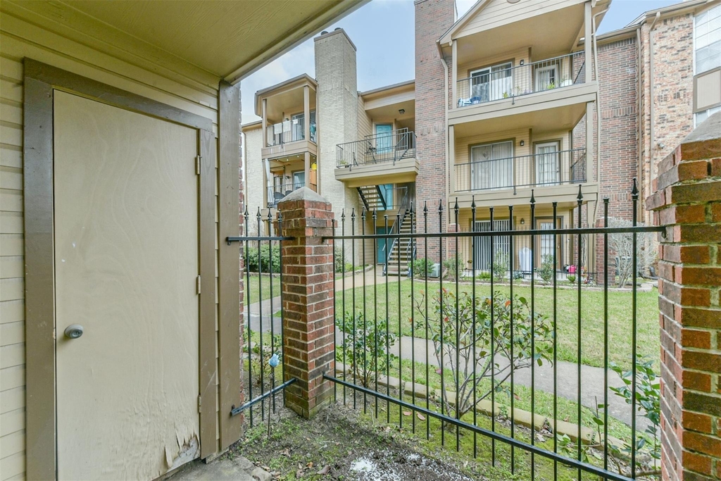 2121 Hepburn Street - Photo 24