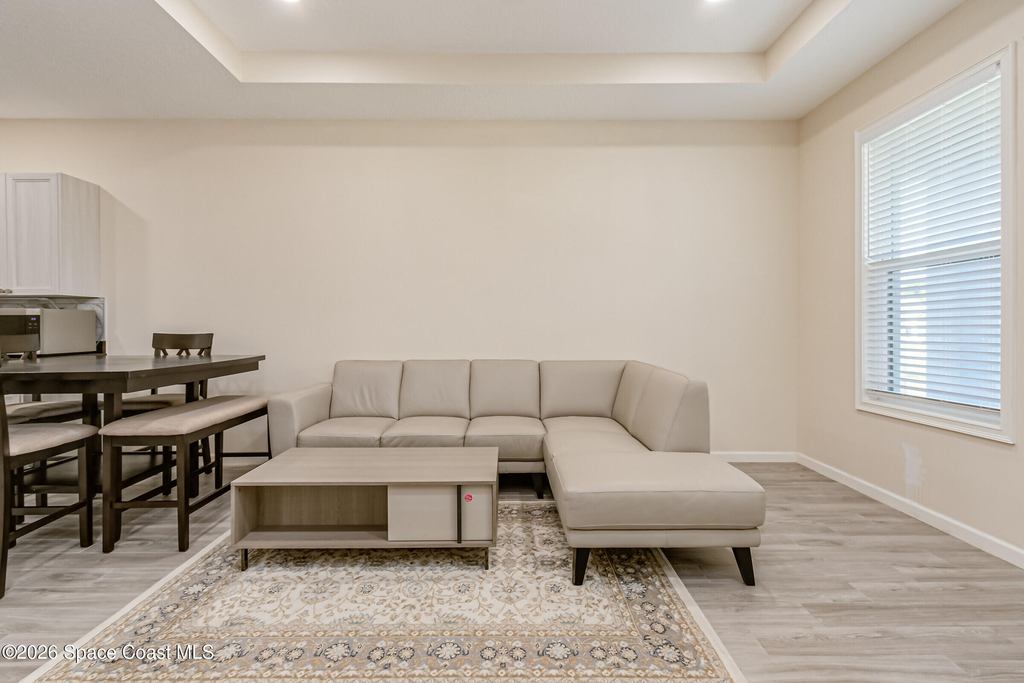 209 E Avenue B - Photo 5
