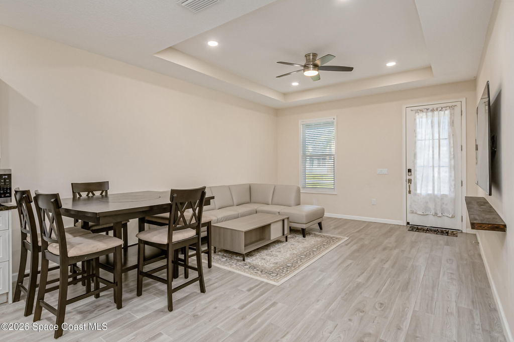 209 E Avenue B - Photo 10