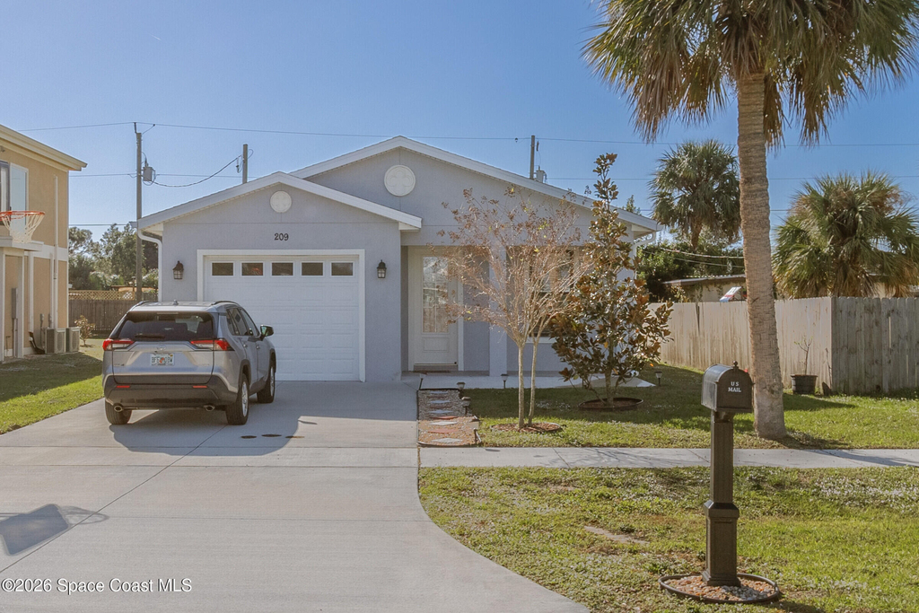 209 E Avenue B - Photo 0