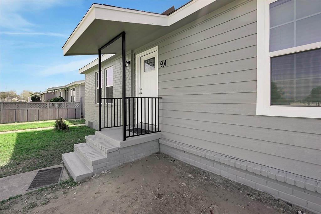 9 Becca Court - Photo 2