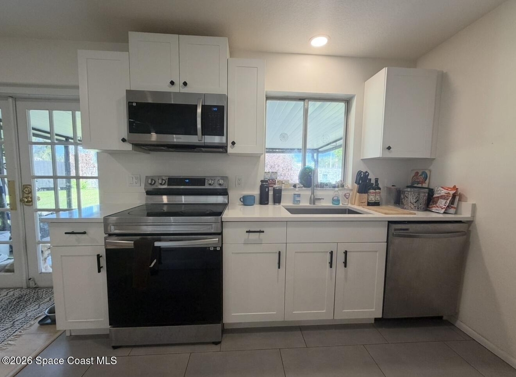 1820 Carlton Street - Photo 9