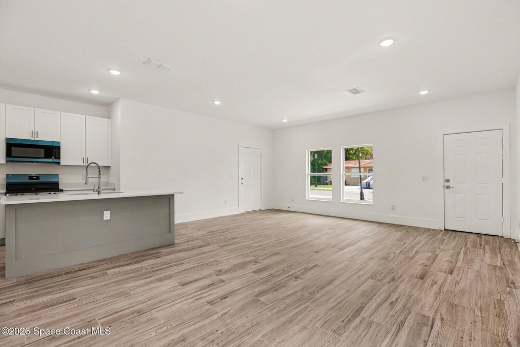 15 Travis Street - Photo 1