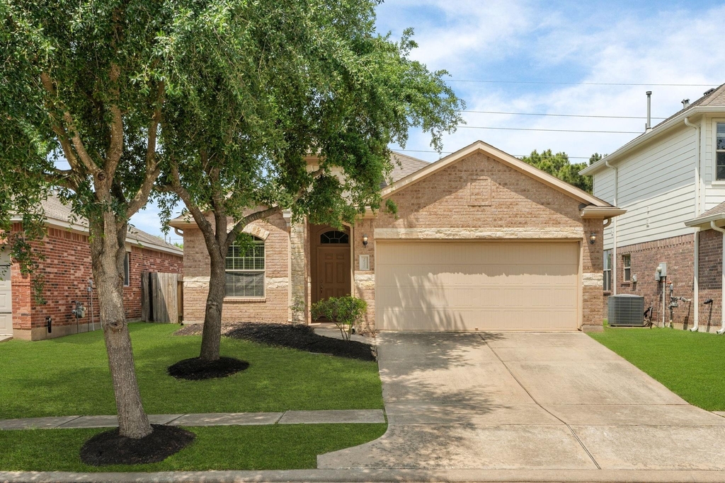26350 Longview Creek Drive - Photo 0