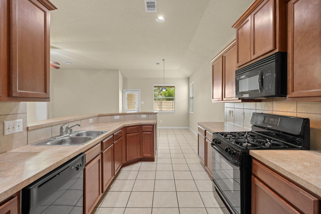 26350 Longview Creek Drive - Photo 9