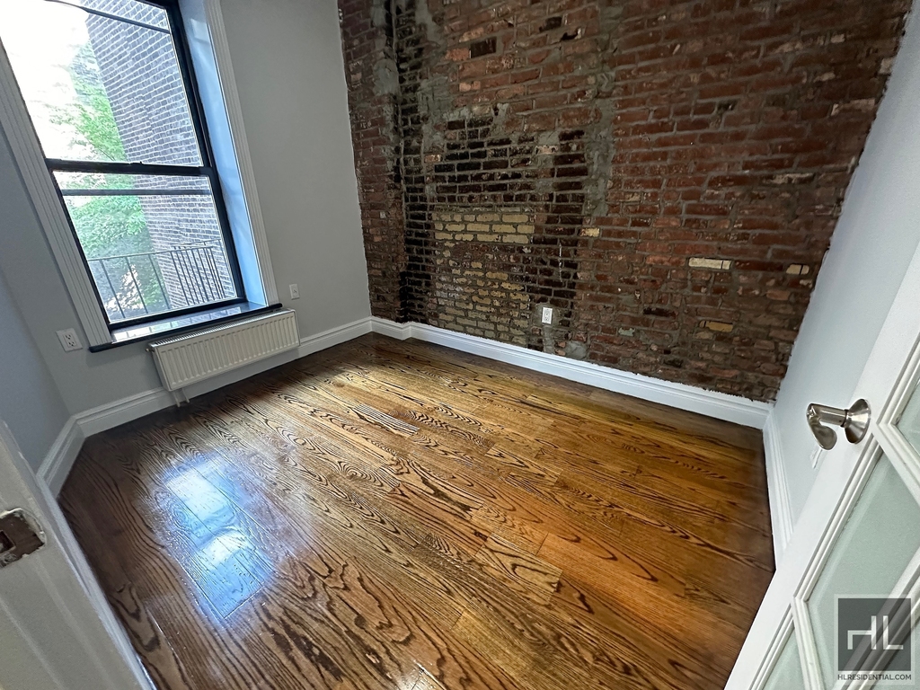 East 13th Street - Photo 5