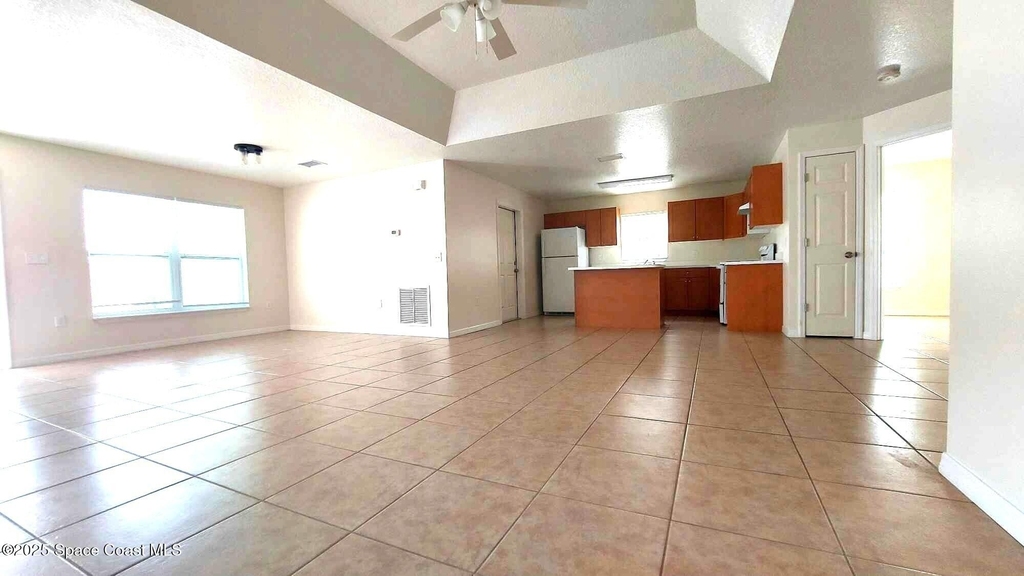 821 Angela Avenue - Photo 3