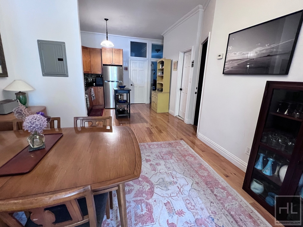 579 Bergen Street - Photo 6