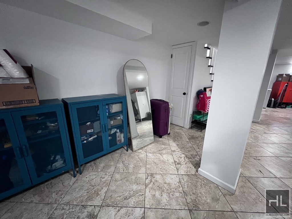 579 Bergen Street - Photo 13