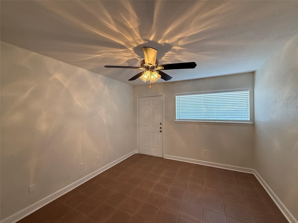 1141 N Durham Drive - Photo 4