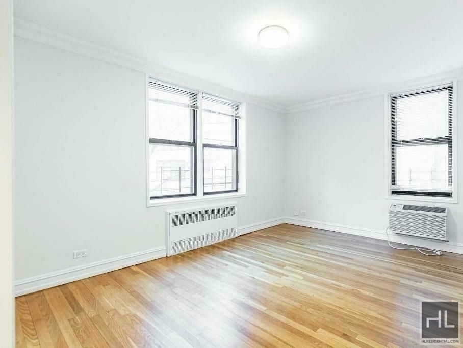West 13 Street - Photo 1
